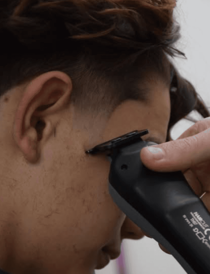 Contour à la tondeuse